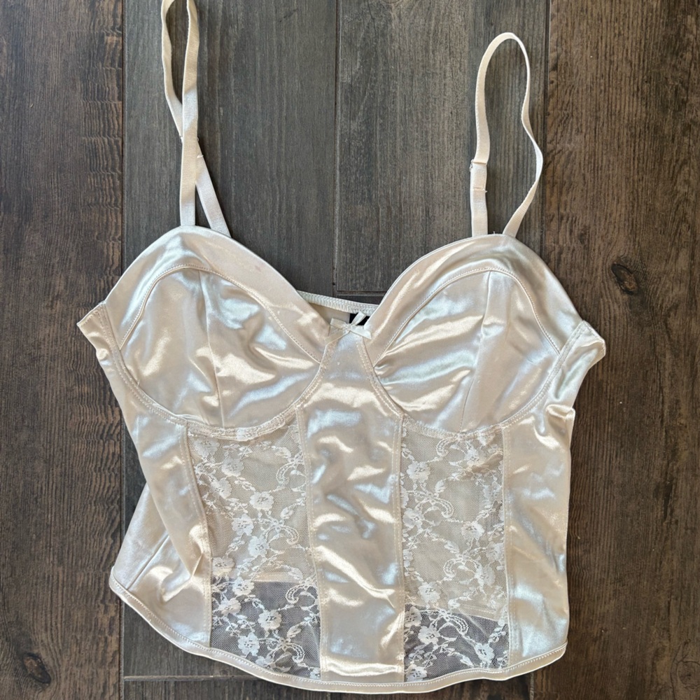 HM Cream Crop Top with Lace Detailing